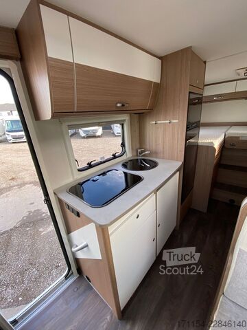 Autocaravana semi-integrada CARADO T 337, mit Klima, Solar,SAT,Längsbetten