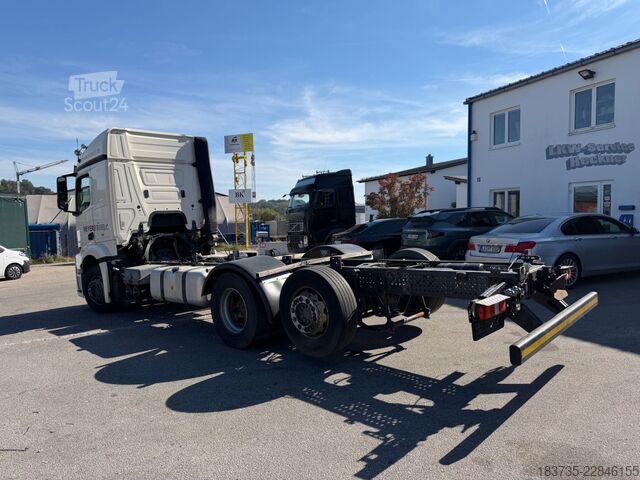 Podvozok nákladného vozidla MERCEDES-BENZ Actros MP4 2540 Luft/Luft, Lenk/Lift, Retarder