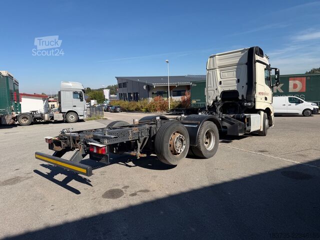 Podvozok nákladného vozidla MERCEDES-BENZ Actros MP4 2540 Luft/Luft, Lenk/Lift, Retarder