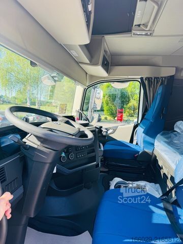 Samochód do zadań specjalnych VOLVO FH 500 8x2 mit F990RA.2.28 L616 V30