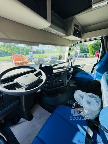 Samochód do zadań specjalnych VOLVO FH 500 8x2 mit F990RA.2.28 L616 V30