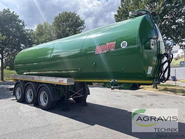 Gübre serpme makinesi Briri STREET MASTER 30