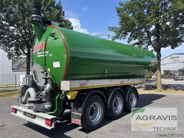 Gübre serpme makinesi Briri STREET MASTER 30