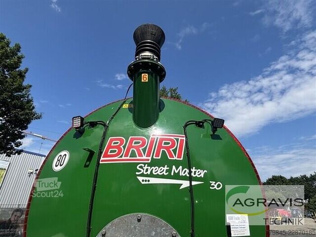 Gübre serpme makinesi Briri STREET MASTER 30