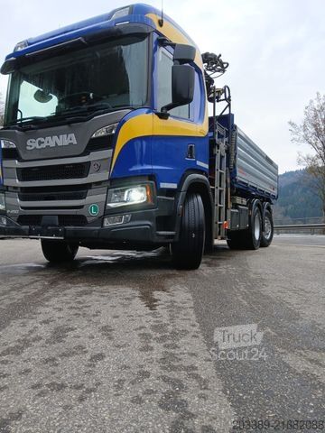 Camion-benne tricar SCANIA P450/3S-KIPPER/FRONT-KRAN/TÜVV/138.425km