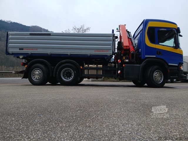 Camion-benne tricar SCANIA P450/3S-KIPPER/FRONT-KRAN/TÜVV/138.425km