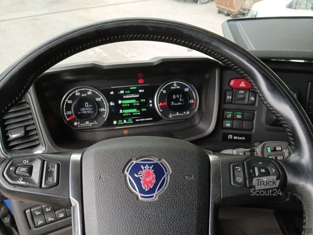 Camion-benne tricar SCANIA P450/3S-KIPPER/FRONT-KRAN/TÜVV/138.425km