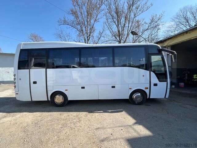 Autoutilitară basculantă Isuzu Turquoise/Sb