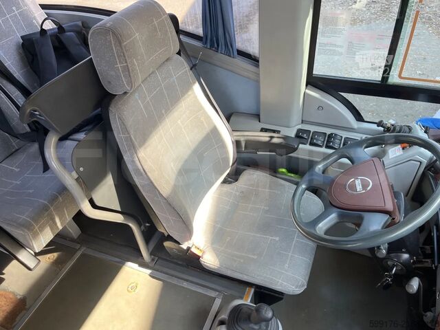 Autoutilitară basculantă Isuzu Turquoise/Sb