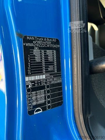 Kravas automašīnai uzstādīts celtnis MAN 26.440 TGX Pritsche + PK 34002 + JIB Seilwinde