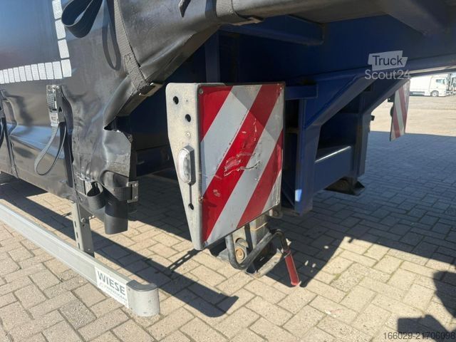 Semiremorcă cu platformă joasă  Wiese 3-Achs Stufensattel Auflieger mit Rampe25T