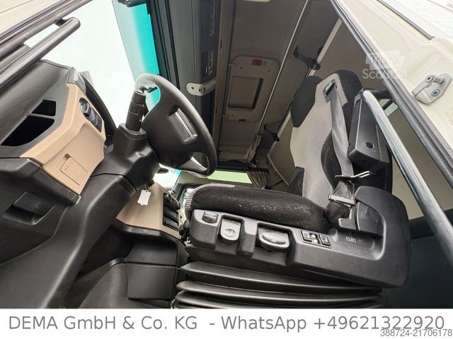 Camión con caja móvil MAN TGX26.460*XXL*Intarder*AHK*Lift*Navi*Kühlbox*TÜV