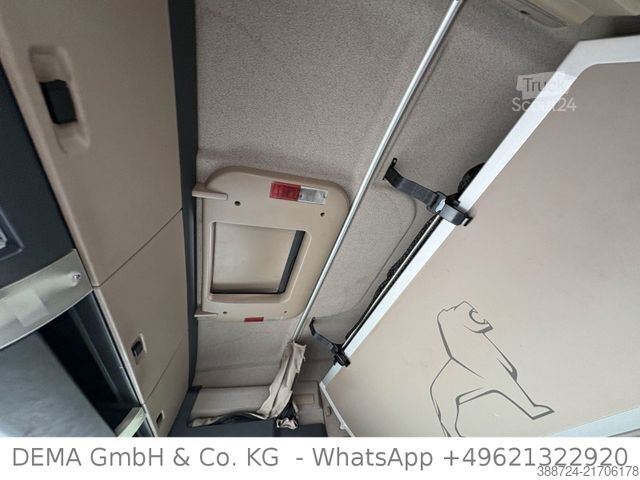 Camión con caja móvil MAN TGX26.460*XXL*Intarder*AHK*Lift*Navi*Kühlbox*TÜV