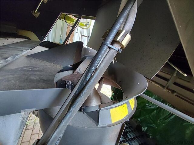Combina de recoltat CLAAS Lexion 630 Montana