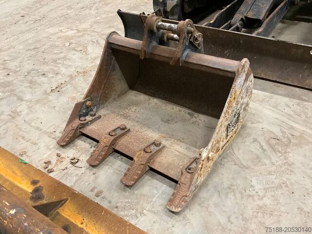 Miniexcavadora JCB 16 C-1