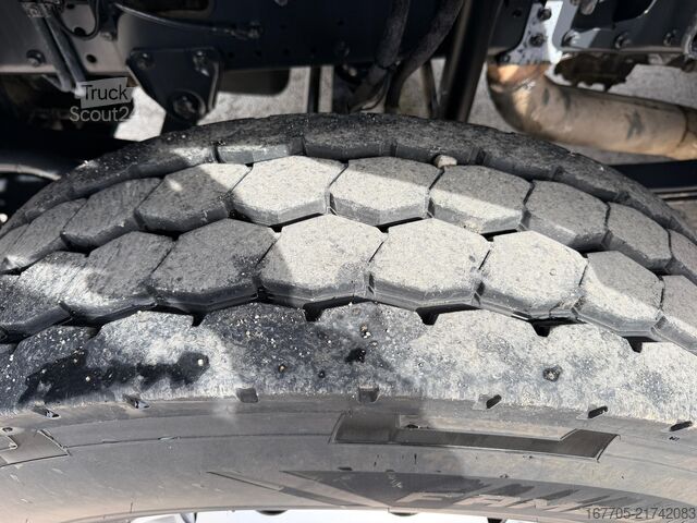 Concrete mixer truck Iveco TRAKKER 450