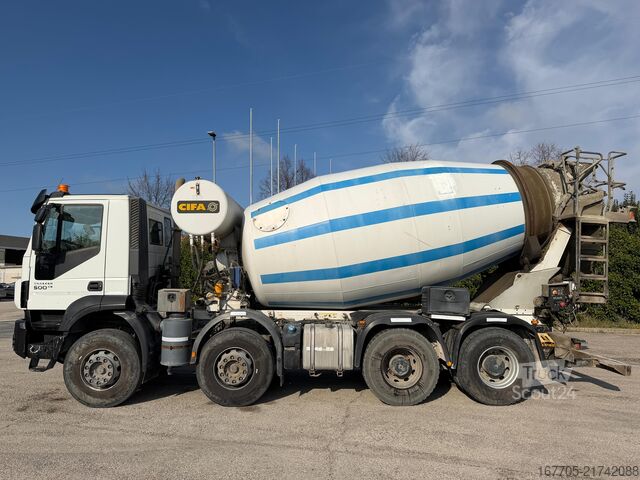 Concrete mixer truck Iveco TRAKKER 500