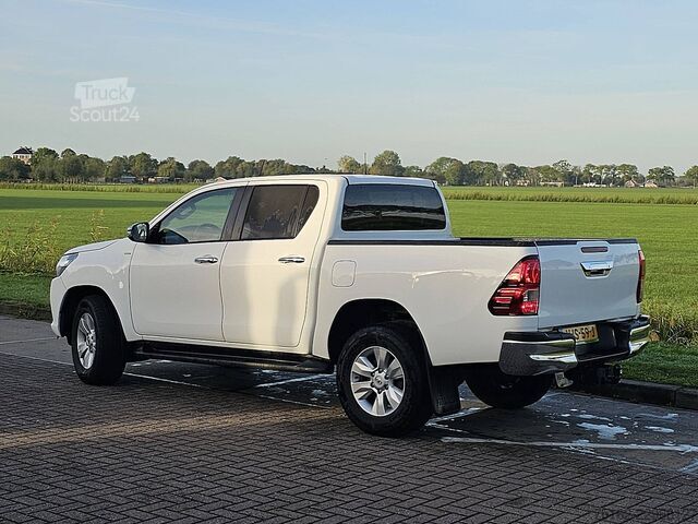 TOYOTA HI-LUX 2.4 EU prezzo netto per export € 19.950,00 AC, cambio automatico, EURO6, gancio di tra TOYOTA HI-LUX 2.4 EU netto exportprijs 19950,00 ac aut...