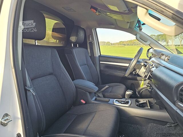 TOYOTA HI-LUX 2.4 EU prezzo netto per export € 19.950,00 AC, cambio automatico, EURO6, gancio di tra TOYOTA HI-LUX 2.4 EU netto exportprijs 19950,00 ac aut...