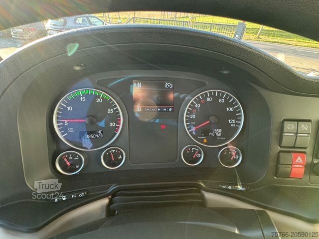 Camión de bebidas MAN TGM 26.320 L / LBW / 2xAHK / LENKACHSE / 18 PAL