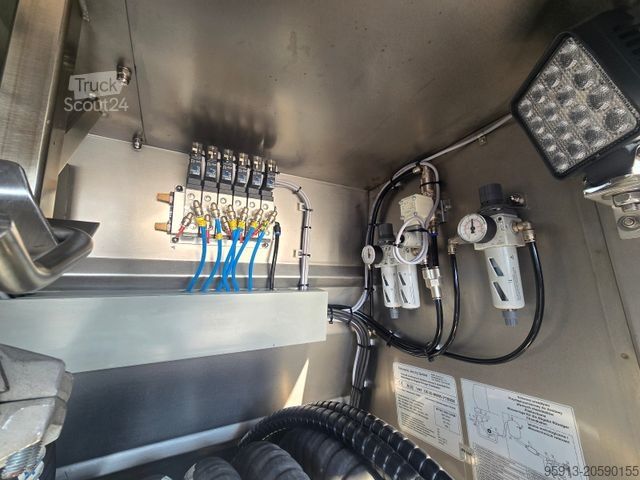 Remorque-citerne semi-remorque KÄSSBOHRER Tankwagen STC 28 Ad Blue