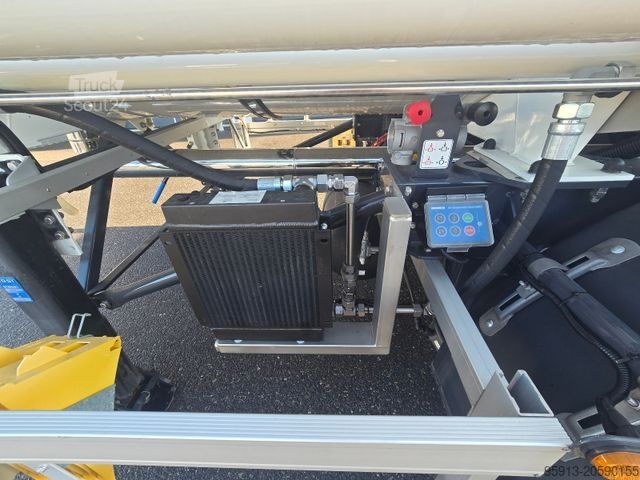 Tanktrailer KÄSSBOHRER Tankwagen STC 28 Ad Blue