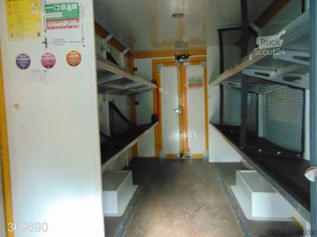 Transporter mit Koffer IVECO Daily 35S11 35-110 HiMatic Maxi Postkoffer Regal