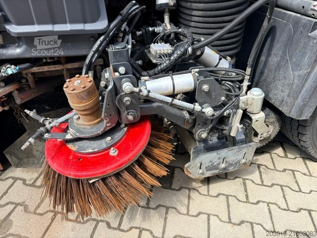 مكنسة طرق MERCEDES-BENZ ACTROS 1830 4x2 Kehrmaschine BUCHER OPTIFANT8000