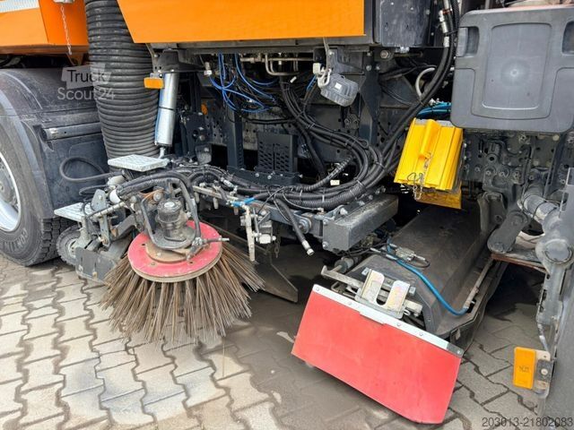 مكنسة طرق MERCEDES-BENZ ACTROS 1830 4x2 Kehrmaschine BUCHER OPTIFANT8000