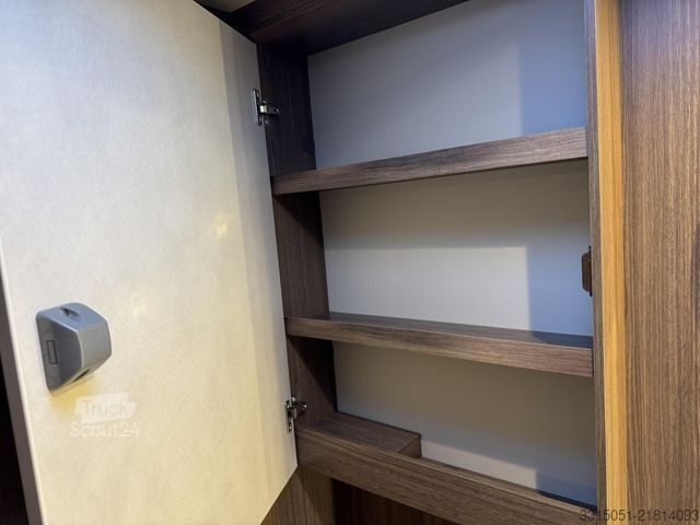 Caravan TABBERT Cazadora 550 E 2.3 2000kg+Dusche+City-Wasser+Bug