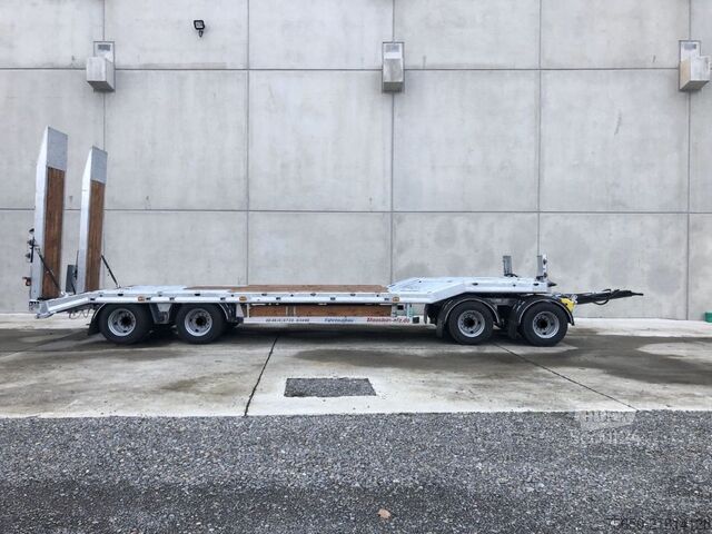 Низкорамный прицеп Möslein T 4 VB H1 neuer 4 Achs Tieflader hydraulischen Rampen