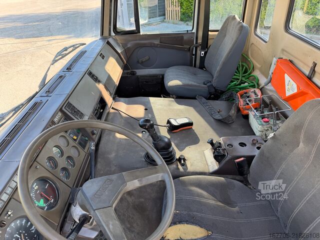 Samochód z pompą do betonu Iveco Magirus 330