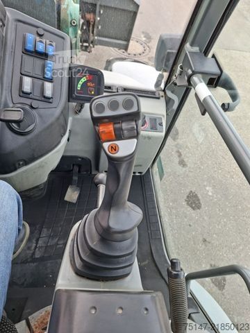 Kolesový nakladač KRAMER KL30.8T Teleskopradlader Allrad 4x4x4 Hundegang