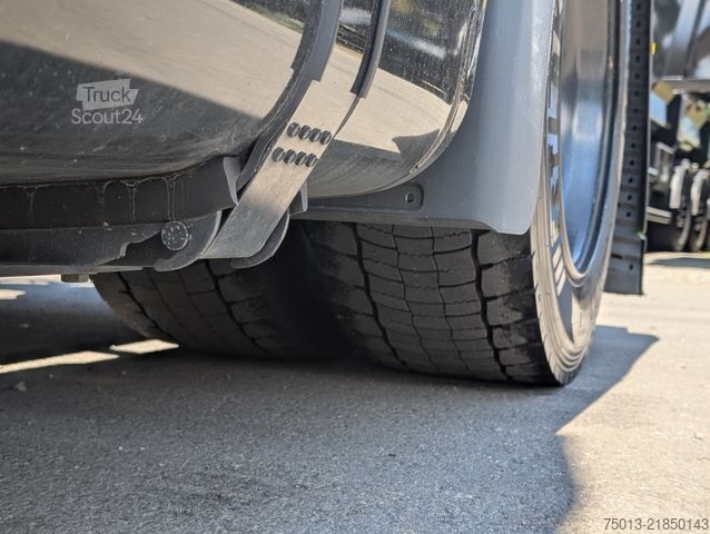 Великооб’ємний тягач MAN TGX 18.520 LL SA Low-Liner, MIETEN?