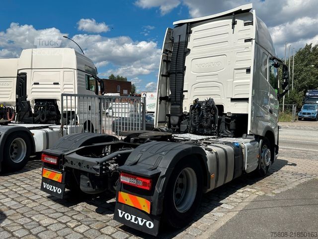 وحدة جرار قياسية VOLVO FH 500 Globetrotter XL 2 Tanks Lane Guard