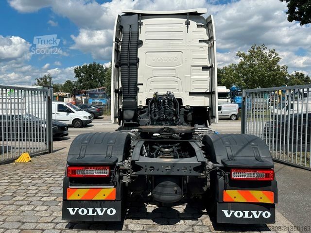 وحدة جرار قياسية VOLVO FH 500 Globetrotter XL 2 Tanks Lane Guard