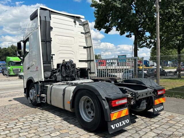 وحدة جرار قياسية VOLVO FH 500 Globetrotter XL 2 Tanks Lane Guard