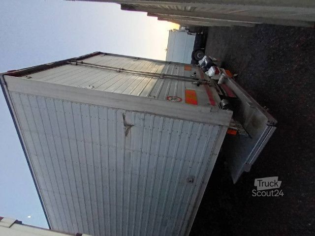 Caminhão para fins especiais Renault Mod. Vers.