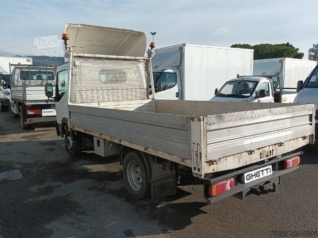 Van personalizado Nissan Cabstar 35.15