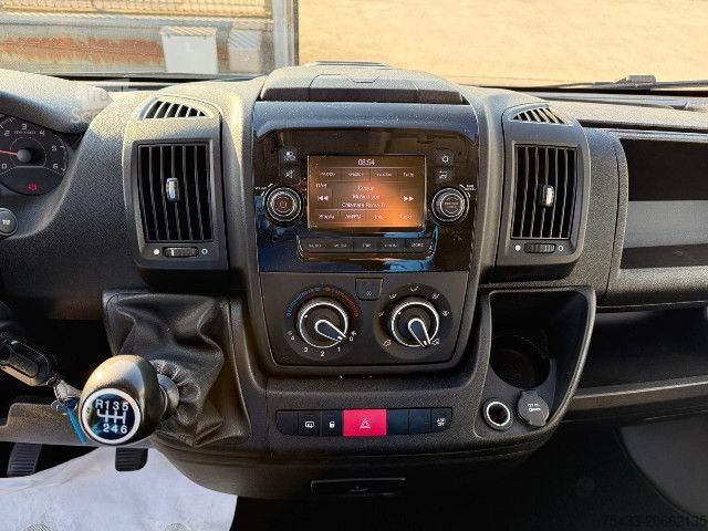 Skåpbil Peugeot BOXER L1H1 2.2 140CV