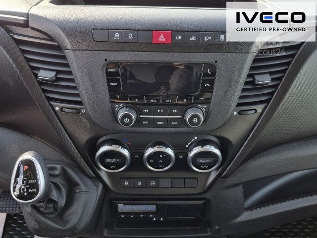 Furgons ar kasti IVECO 70C18HA8/P