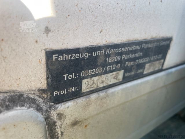 Šaldytuvo kėbulo furgonas MAN TGL 8.180 Kühlkoffer ThermoKing V500 1.Hand