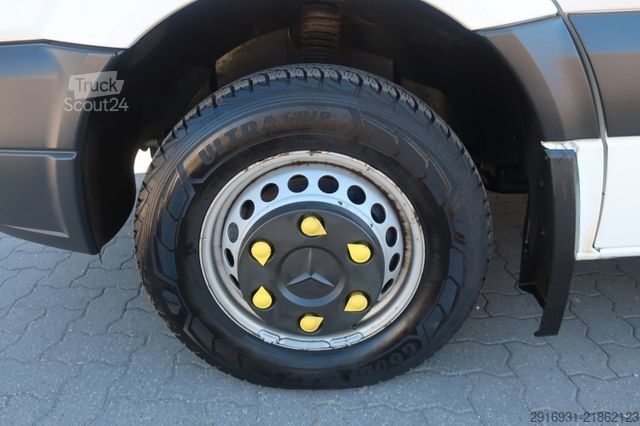 Gaisrinė mašina MERCEDES-BENZ Sprinter II 416 CDI RTW/Klima/Automatik/ FN:297
