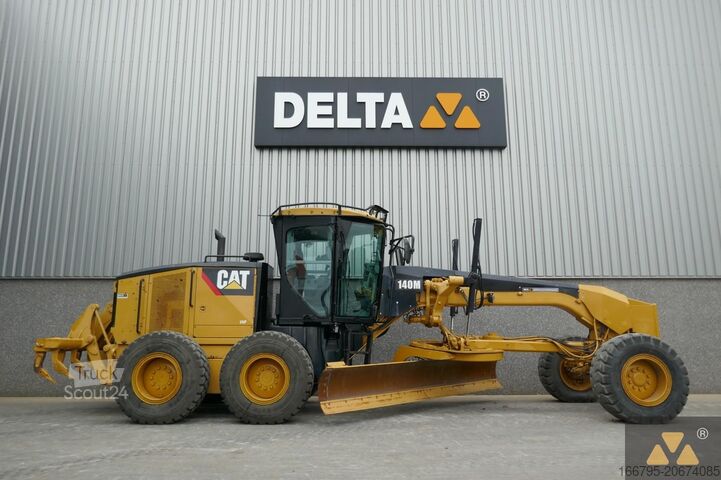 Grader Caterpillar 140M
