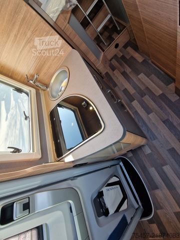 Напівінтегрований кемпер WEINSBERG CaraCompact 600 MEG EDITION PEPPER