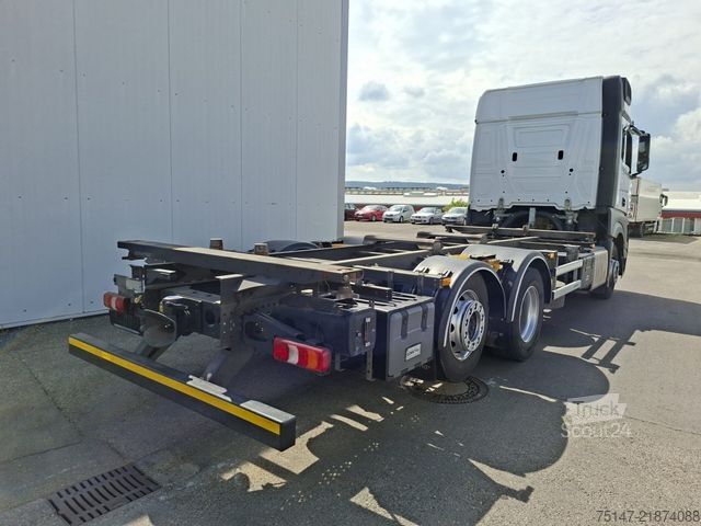 Камион със сменяема надстройка MERCEDES-BENZ 2540 L Actros 6x2  5-Sitzer Fahrschule