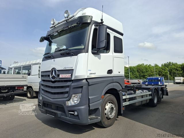 Камион със сменяема надстройка MERCEDES-BENZ 2540 L Actros 6x2  5-Sitzer Fahrschule