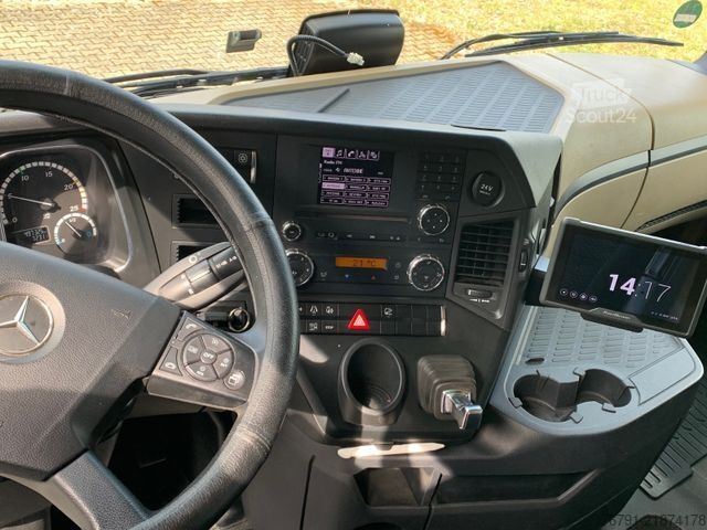 Standard tractor unit MERCEDES-BENZ Actros 1843 LS_ StreamSpace_ Retarder_ 2x Tank