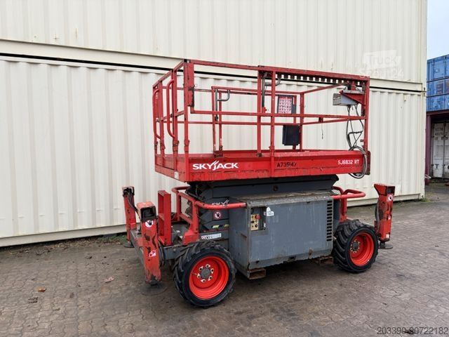 Arbetsplattform Skyjack SJ6832RT 4x4 Diesel, 11.8 Meter, 1.322 H