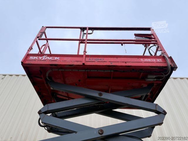 Arbetsplattform Skyjack SJ6832RT 4x4 Diesel, 11.8 Meter, 1.322 H